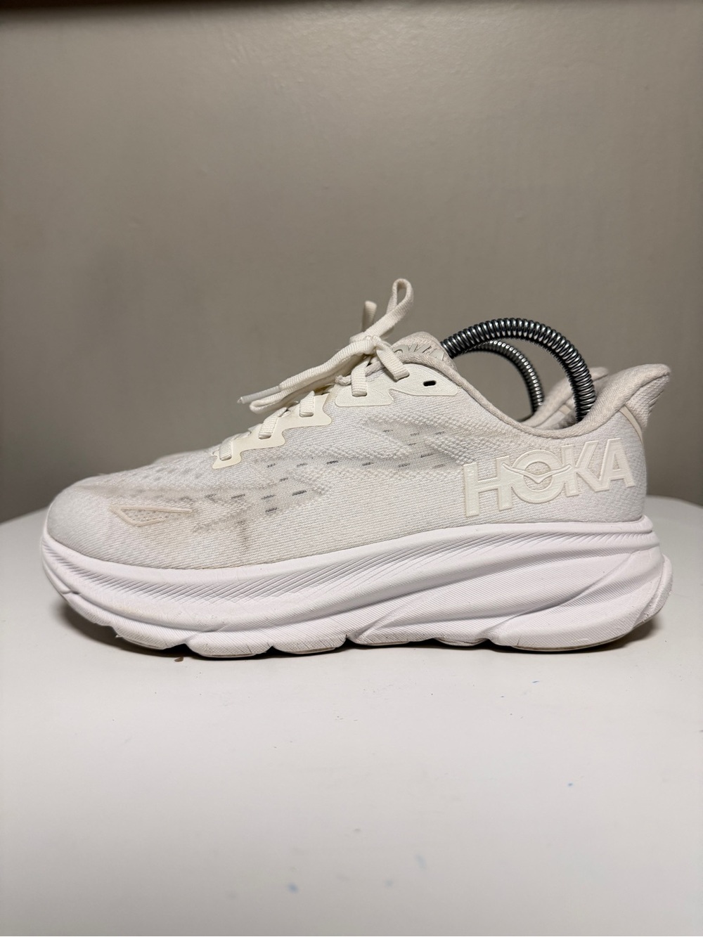 Hoka Clifton 9 Wide White Sneakers 1127896 WWH Women’s US 7.5 D UK 6